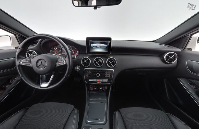 Mercedes-Benz A 9