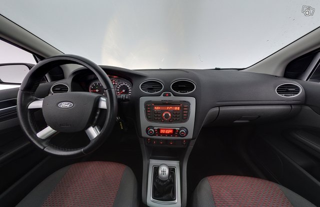 Ford Focus 10