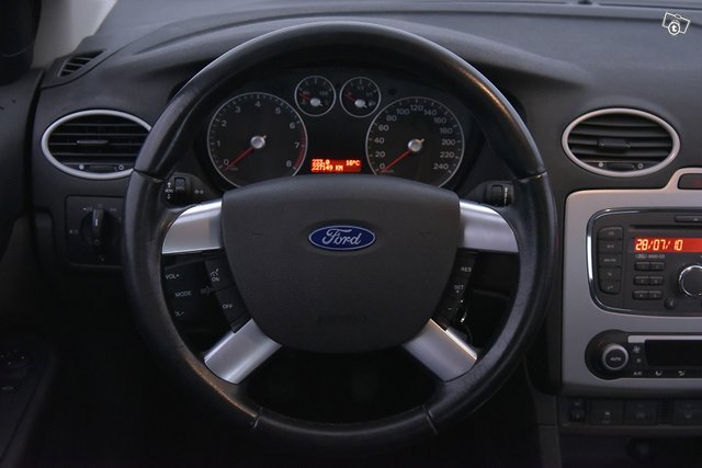 Ford Focus 18