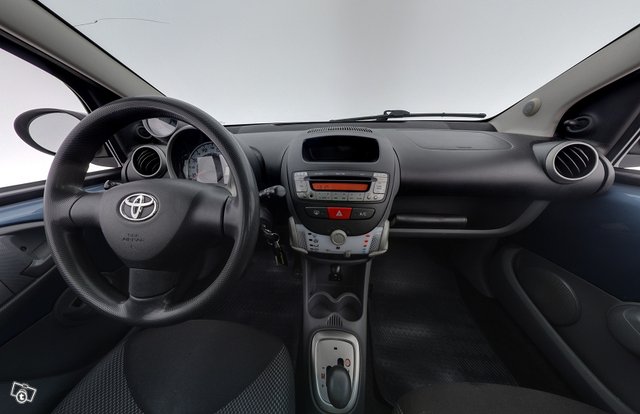 Toyota AYGO 10