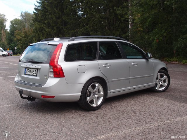 Volvo V50 25