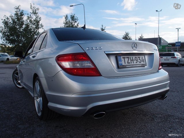 Mercedes-Benz C 2