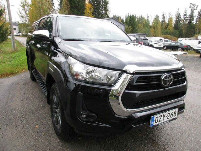 Toyota Hilux 2