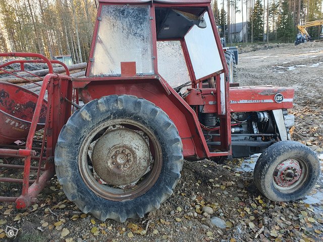 Traktori MASSEY FERGUSON 135 Tämä tästä 79Eur kk 3