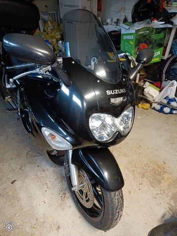 Suzuki Gsx 750f 3