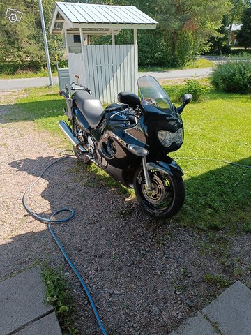 Suzuki Gsx 750f 13