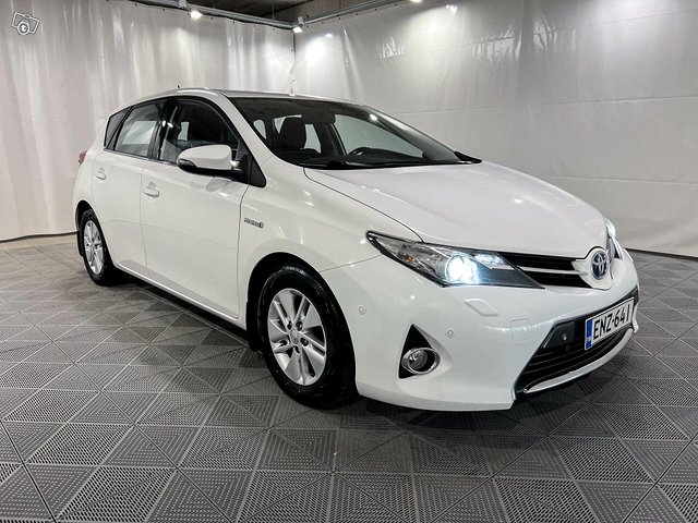 Toyota Auris 1