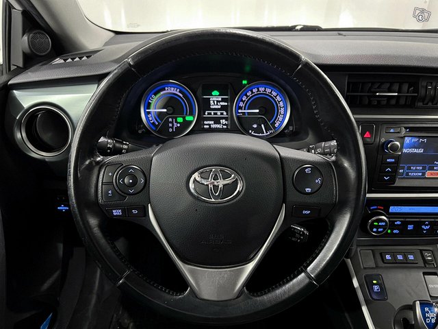 Toyota Auris 8