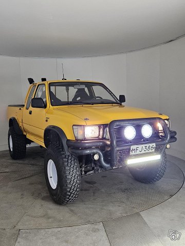 Toyota Hilux 8