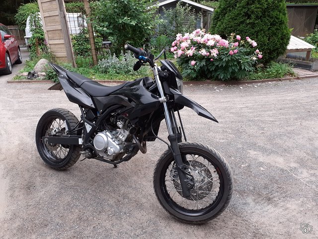 Yamaha WR125x 1