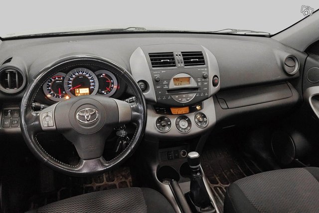 Toyota RAV4 12