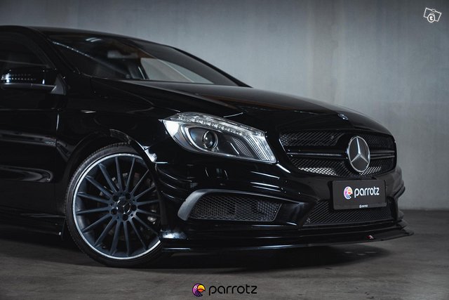 Mercedes-Benz A 45 AMG 12