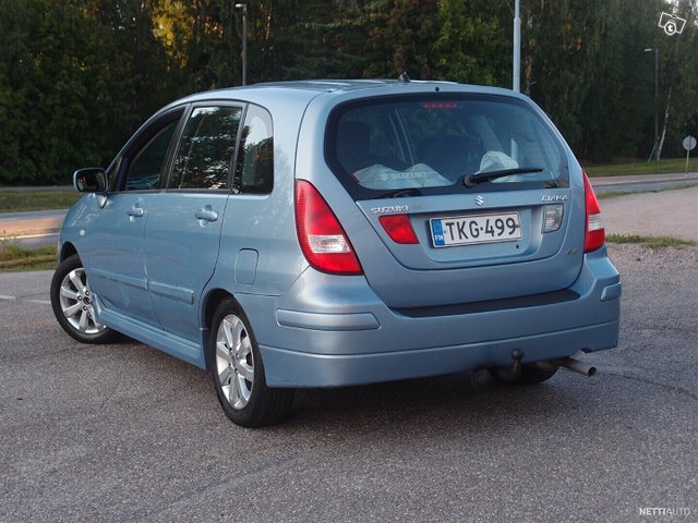 Suzuki Liana 5