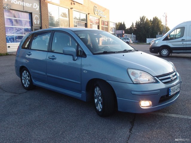 Suzuki Liana 7