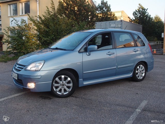 Suzuki Liana 23