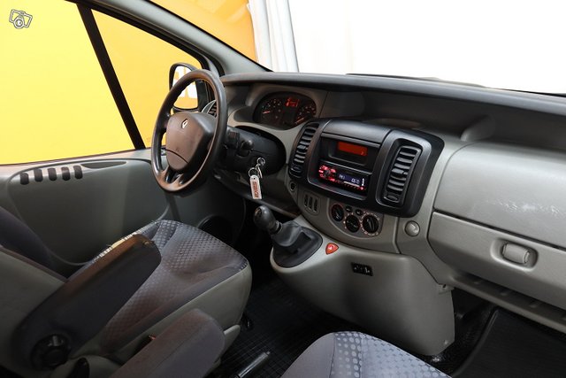 Renault Trafic 12