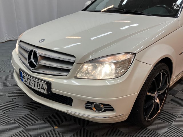 MERCEDES-BENZ C 8