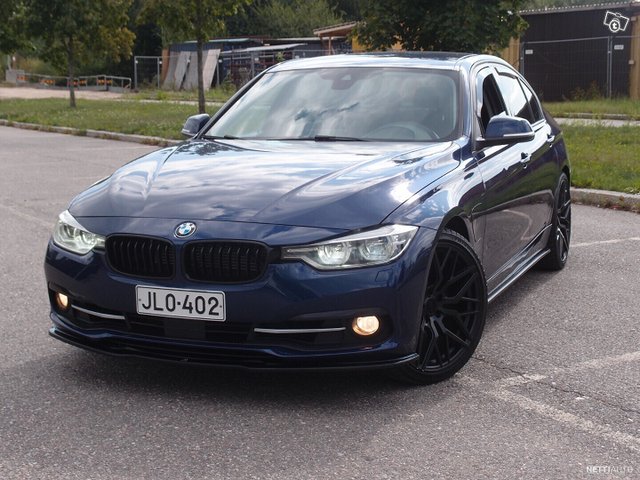 BMW 330