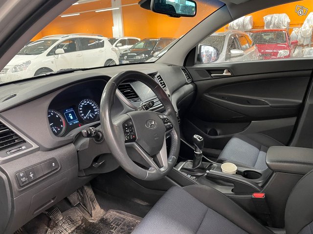 Hyundai Tucson 4