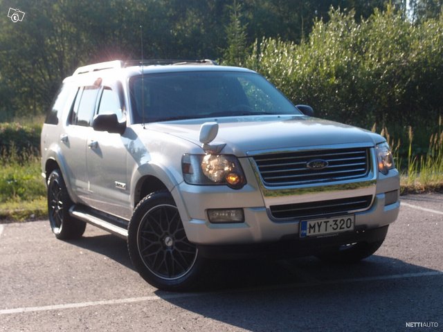 Ford Explorer 3