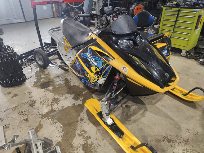 Skidoo rev 600 sdi