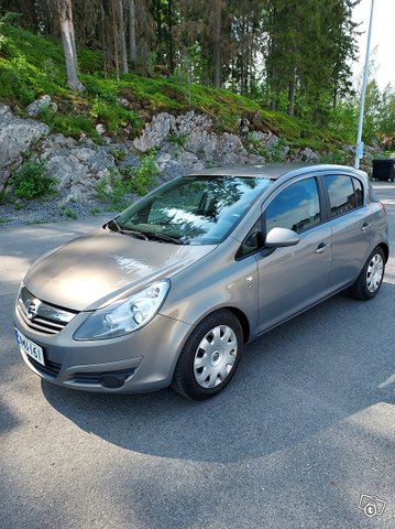 Opel Corsa 1.2 vm. 2011, 100 eur / vko, kuva 1