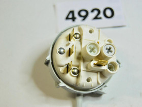 Painekytkin pesukone C00075337 Indesit, Pesu- ja kuivauskoneet, Kodinkoneet, Rauma, Tori.fi Painekytkin pesukone C00075337 Indesit, Pesu- ja kuivauskoneet, Kodinkoneet, Rauma, Tori.fi