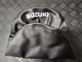 Suzuki PV: istuinpllinen (musta/pun/sin), uusi, Mopojen varaosat ja tarvikkeet, Mototarvikkeet ja varaosat, Ylivieska, Tori.fi
