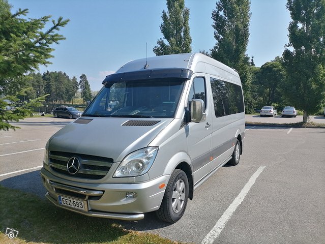 Mercedes-Benz Sprinter minibussi