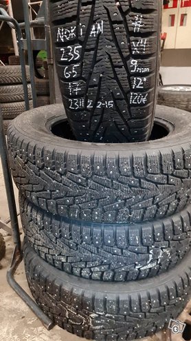 235/65/R17 hyvät talvirenkaat Nokian - Rengask...