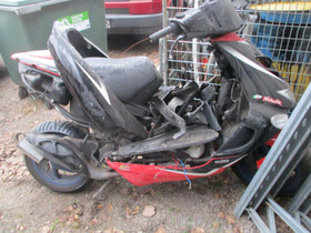 Aprilia SR 50 2001 osia, Mopojen varaosat ja tarvikkeet, Mototarvikkeet ja varaosat, Helsinki, Tori.fi Aprilia SR 50 2001 osia, Mopojen varaosat ja tarvikkeet, Mototarvikkeet ja varaosat, Helsinki, Tori.fi