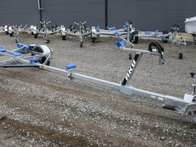 Aku BS 1000 RB Jarrullinen venetraileri, Peräkärryt ja trailerit, Auton varaosat ja tarvikkeet, Hämeenlinna, Tori.fi Aku BS 1000 RB Jarrullinen venetraileri, Peräkärryt ja trailerit, Auton varaosat ja tarvikkeet, Hämeenlinna, Tori.fi