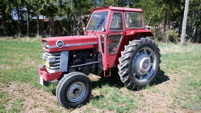 Massey Ferguson 165 traktorit hakusessa, kuva 1