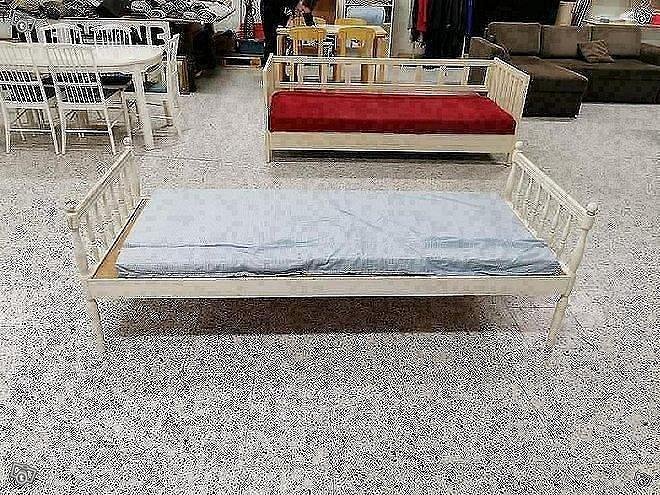 80 cm sängynrunko ja patjat 80 cm sängynrunko ja patjat