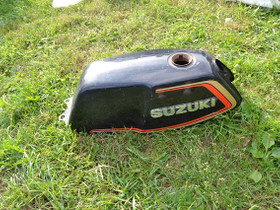 Suzuki tankkit, Moottoripyörän varaosat ja tarvikkeet, Mototarvikkeet ja varaosat, Lappeenranta, Tori.fi Suzuki tankkit, Moottoripyörän varaosat ja tarvikkeet, Mototarvikkeet ja varaosat, Lappeenranta, Tori.fi