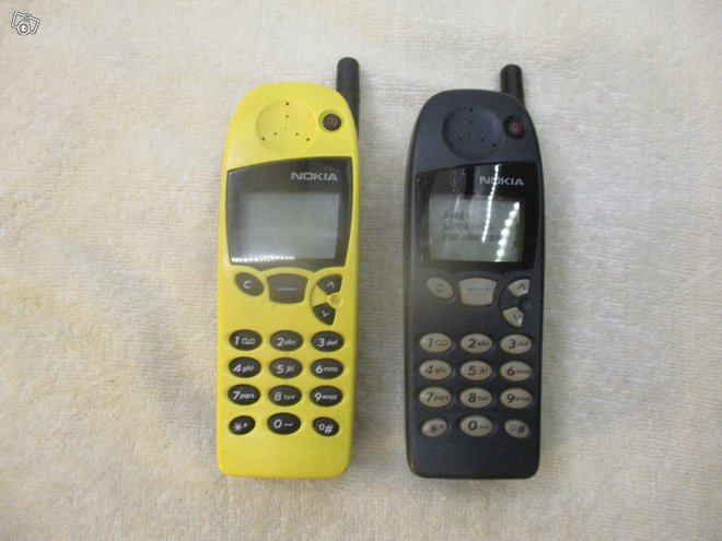 Nokia 5110 GSM -puhelin 2 kpl
