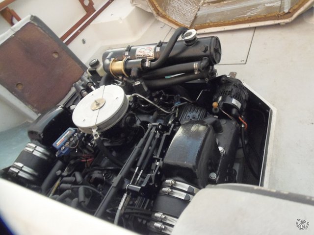 Cris craft 215 mc 260hp 19500 8