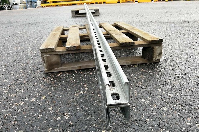 Unistrut P1 kiskoja 40x40mm ja 40x40mm