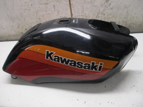 Kawasaki GPZ 550 1989 osia, Moottoripyrn varaosat ja tarvikkeet, Mototarvikkeet ja varaosat, Helsinki, Tori.fi
