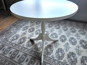 Pieni puinen pöytä / Litet bord i trä, Pöydät ja tuolit, Sisustus ja huonekalut, Vaasa, Tori.fi