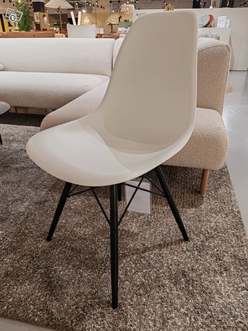 Vitra Eames DSW tuoli (ovh 505), kuva 1