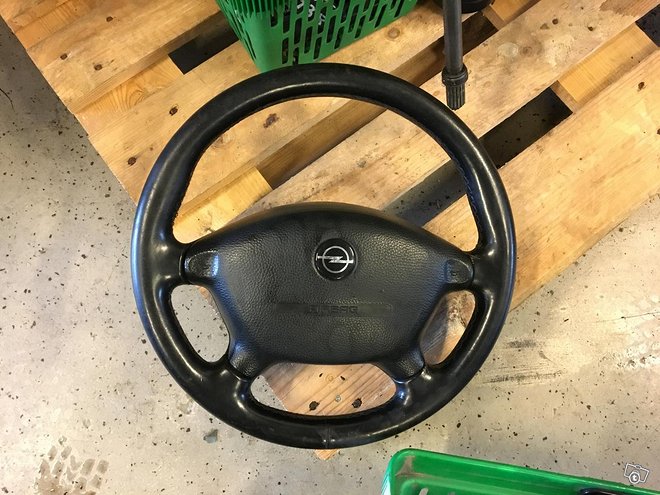 Opel vectra b1 nahkaratti + bägi Opel vectra b1 nahkaratti + bägi