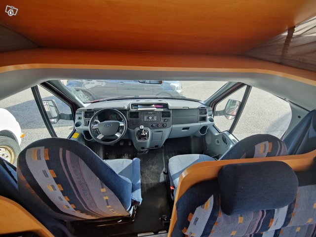 Ford Capron Sunlight 6hlö B-kortillinen asuntoauto 3