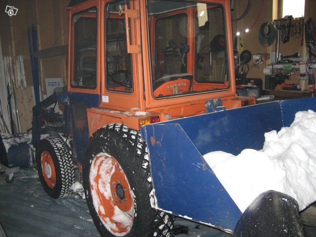 Kubota kiinteistö traktori, kuva 1