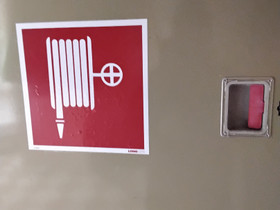 Palopostikaappi letkuineen sulkuineen, Liikkeille ja yrityksille, Lieksa, Tori.fi Palopostikaappi letkuineen sulkuineen, Liikkeille ja yrityksille, Lieksa, Tori.fi