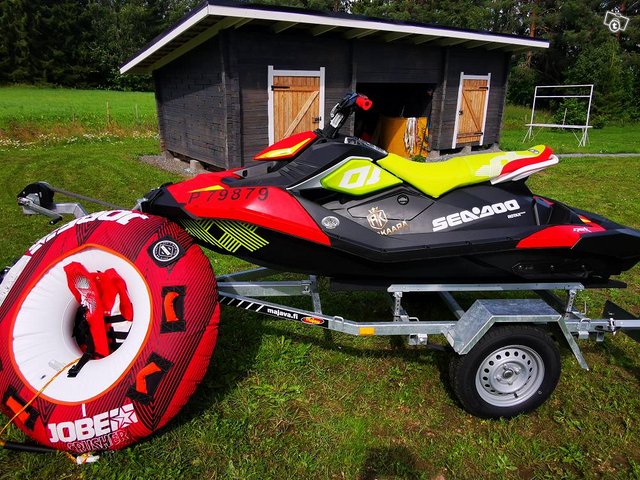 Sea Doo Spark Trixx 3up myös Vetoleluja löytyy, kuva 1