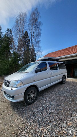 Toyota Hiace 4wd minibussi 8hlö 2