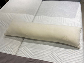 TEMPUR Long Hug vartalotyyny, Sängyt ja makuuhuone, Sisustus ja huonekalut, Helsinki, Tori.fi TEMPUR Long Hug vartalotyyny, Sängyt ja makuuhuone, Sisustus ja huonekalut, Helsinki, Tori.fi