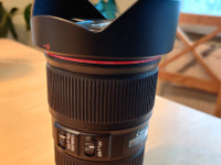Canon EF 16-35 mm f/4L IS USM laajakulma