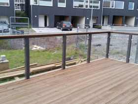 Laadukas lasi teräspidikkeillä puuaitaan, Muu rakentaminen ja remontointi, Rakennustarvikkeet ja työkalut, Lahti, Tori.fi Laadukas lasi teräspidikkeillä puuaitaan, Muu rakentaminen ja remontointi, Rakennustarvikkeet ja työkalut, Lahti, Tori.fi